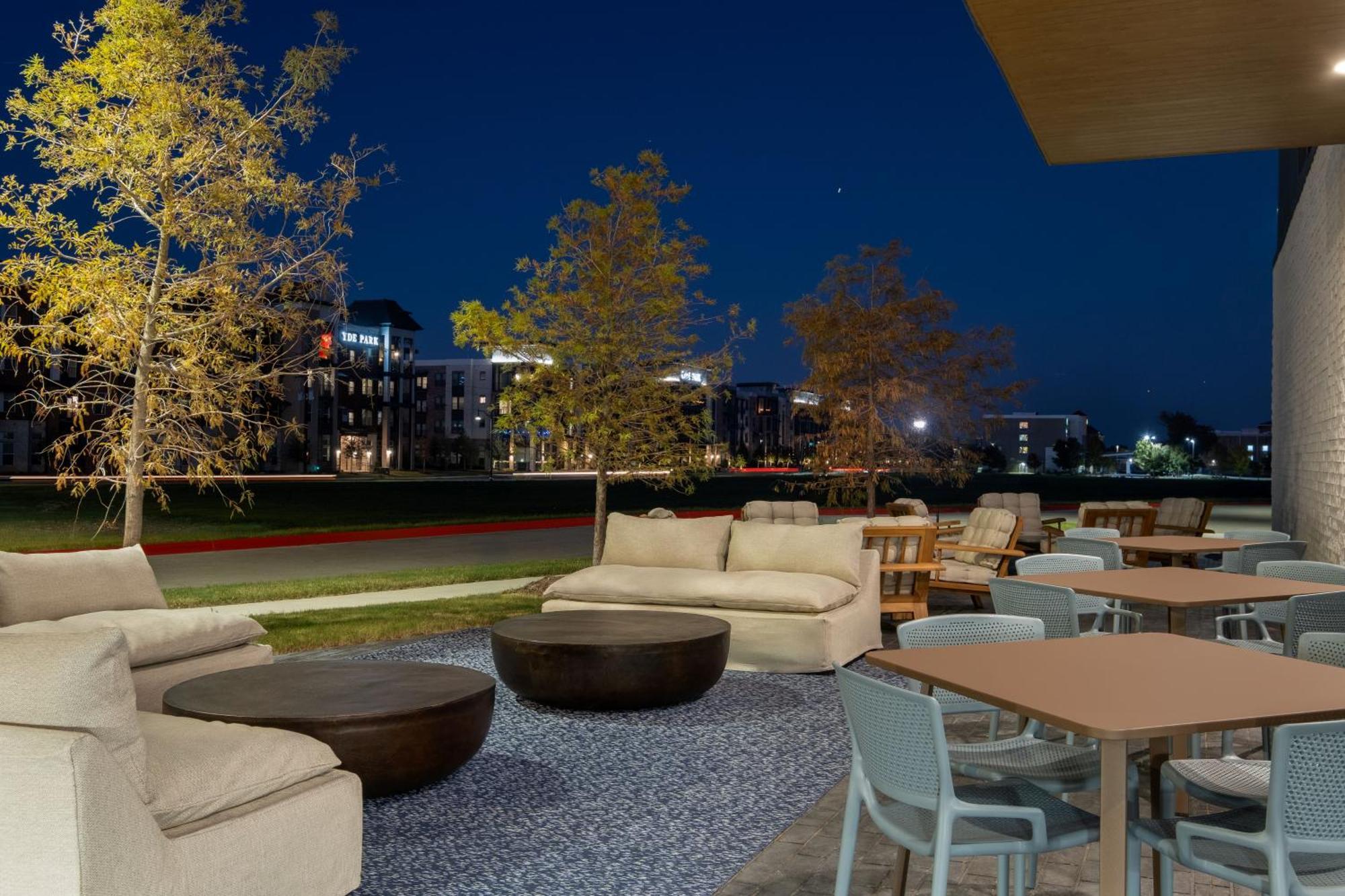 Denizen Hotel Мак-Кинни Экстерьер фото