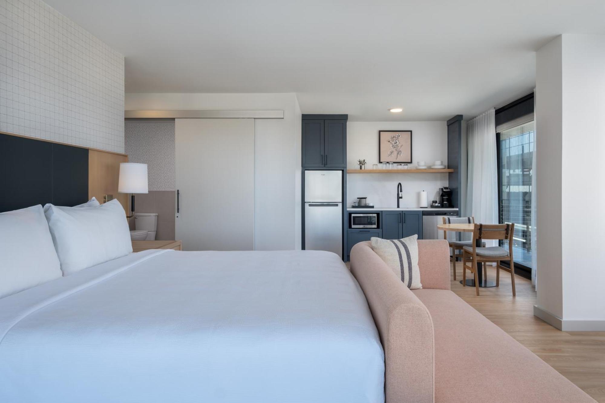 Denizen Hotel Мак-Кинни Экстерьер фото
